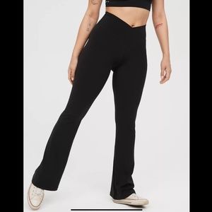 OFFLINE by Aerie High Waisted Crossover Flare Leggings size M